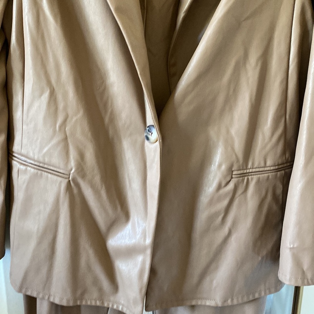 ASOS DESIGN SET jersey leather-look sweatpants and jacket in tan US 10 - Picture 8 of 11